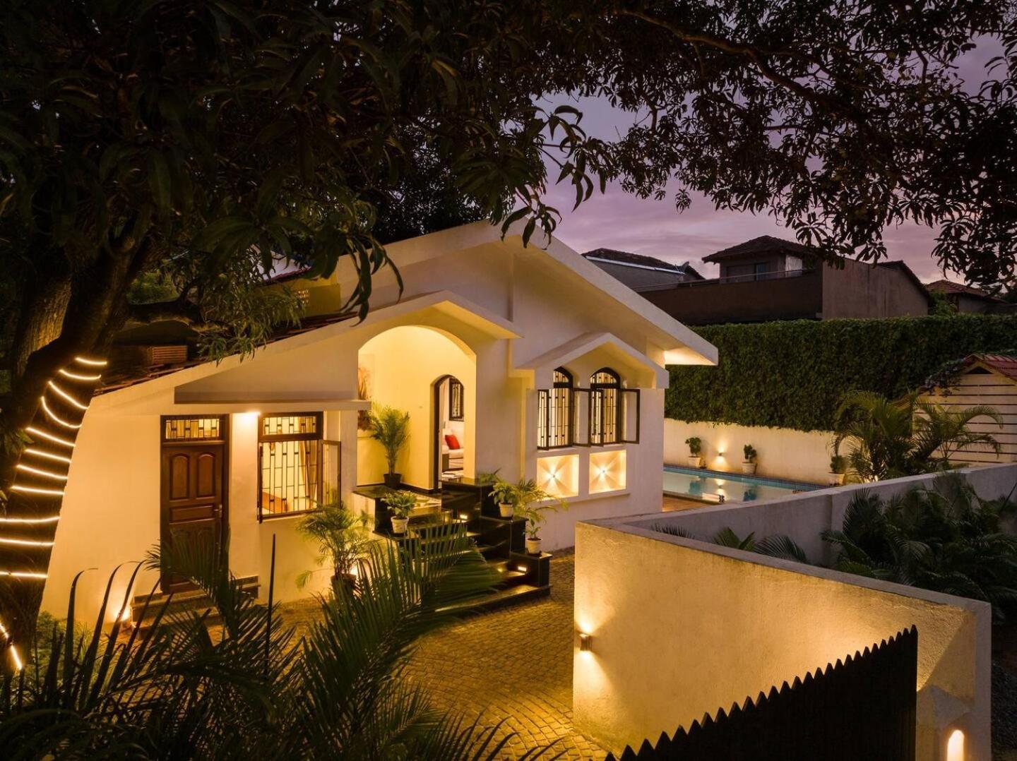 Stone Hearth Villa Анджуна Екстериор снимка